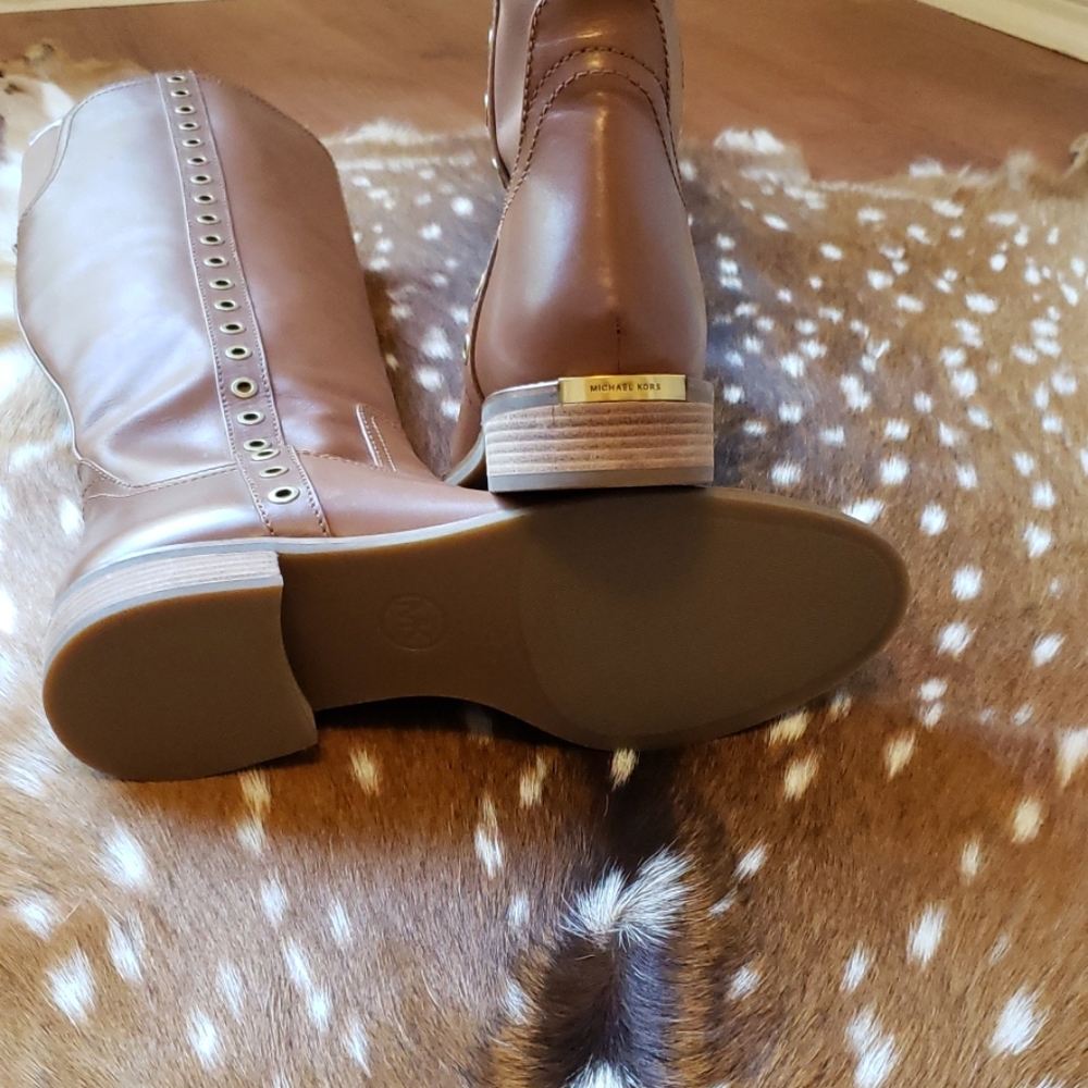 Dora Grommet Riding Boots Like New** - Picture 2 of 7